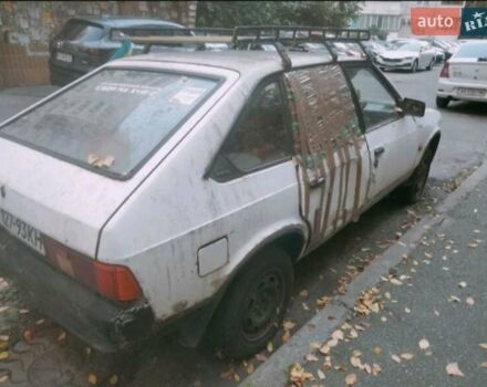 Белый Москвич/АЗЛК 2141, объемом двигателя 1.5 л и пробегом 85 тыс. км за 150 $, фото 4 на Automoto.ua