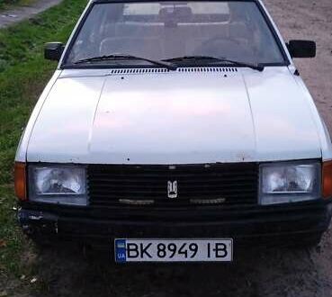 Белый Москвич/АЗЛК 2141, объемом двигателя 1.48 л и пробегом 73 тыс. км за 750 $, фото 1 на Automoto.ua