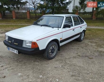 Белый Москвич/АЗЛК 2141, объемом двигателя 1.48 л и пробегом 173 тыс. км за 970 $, фото 1 на Automoto.ua