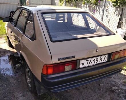 Бежевый Москвич/АЗЛК 2141, объемом двигателя 1.5 л и пробегом 120 тыс. км за 700 $, фото 2 на Automoto.ua