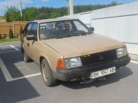 Бежевый Москвич/АЗЛК 2141, объемом двигателя 1.7 л и пробегом 100 тыс. км за 750 $, фото 1 на Automoto.ua