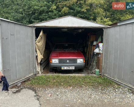 Красный Москвич/АЗЛК 2141, объемом двигателя 1.5 л и пробегом 125 тыс. км за 800 $, фото 1 на Automoto.ua
