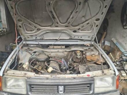 Серый Москвич/АЗЛК 2141, объемом двигателя 1.5 л и пробегом 200 тыс. км за 715 $, фото 1 на Automoto.ua