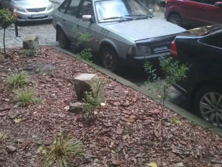 Серый Москвич/АЗЛК 2141, объемом двигателя 1.7 л и пробегом 250 тыс. км за 900 $, фото 1 на Automoto.ua