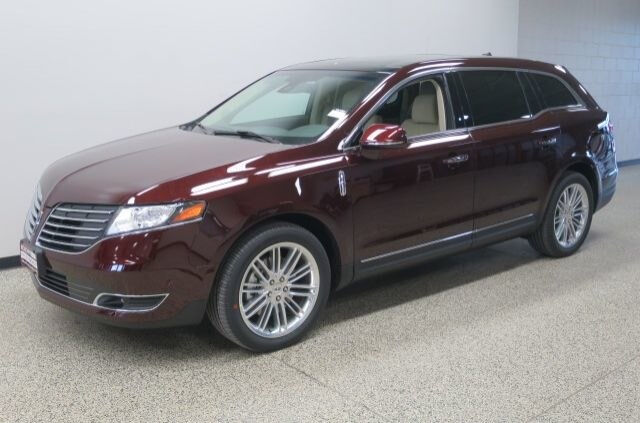 Як ми тестували Lincoln MKT 2018 Lincoln MKT 2018