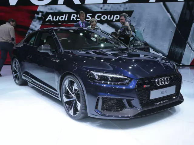 Обзор тест-драйва: Audi RS5 2017