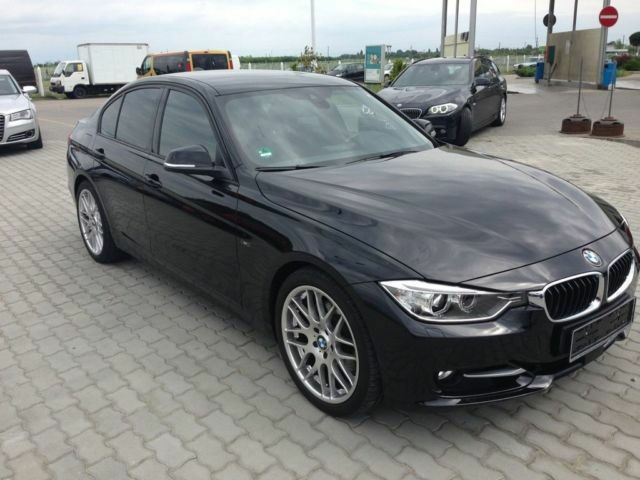 Огляд тест-драйву: BMW 330 2016