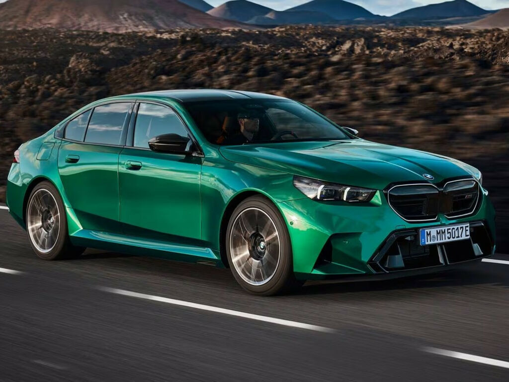 BMW 5 серии 2025 Обзор БМВ 5 серии 2025 с фотографиями и видео