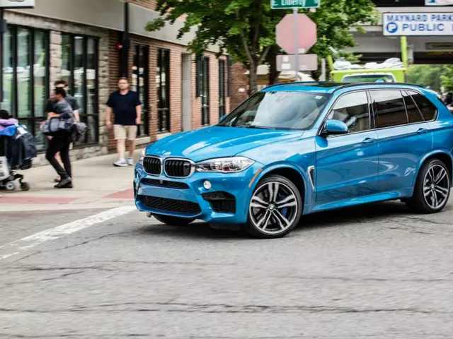 Обзор тест-драйва: BMW X5 M 2018