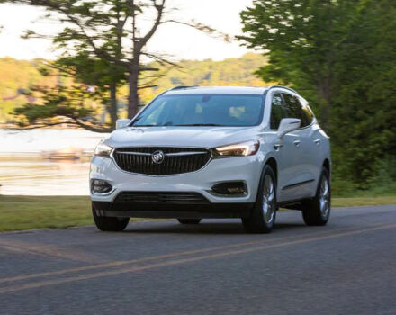 Новый белый Buick Enclave 2021 года на AutoMoto.ua