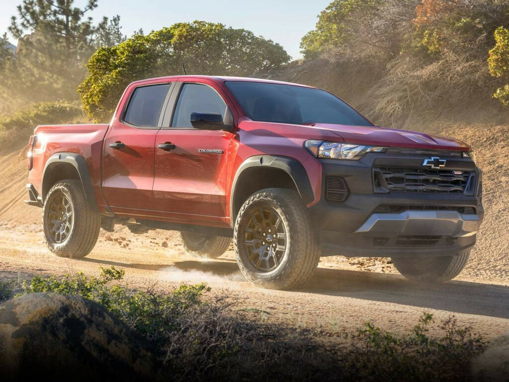 Пікап Chevrolet Colorado 2024 Вибрати пікап Шевроле Колорадо 2024 на AUTOMOTO.UA
