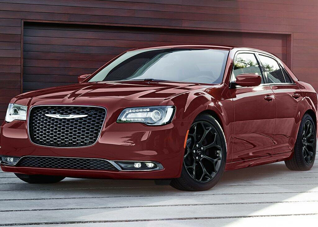 Обзор тест-драйва: Chrysler 300 2019