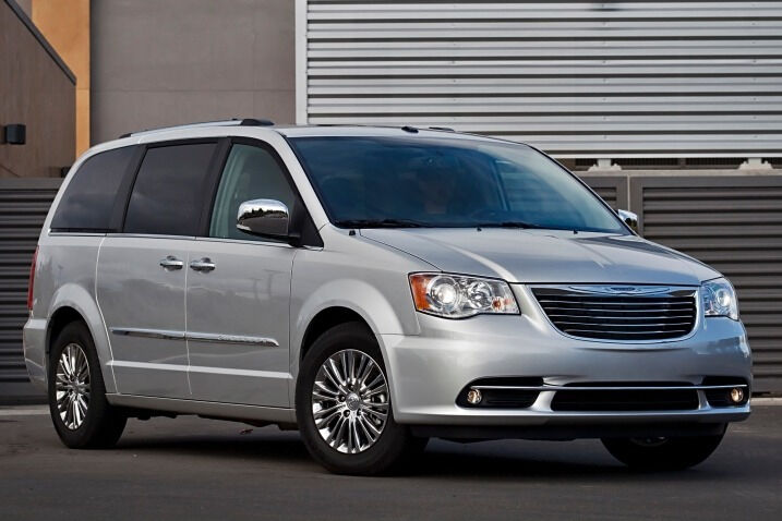 Огляд тест-драйву: Chrysler Town & Country 2016