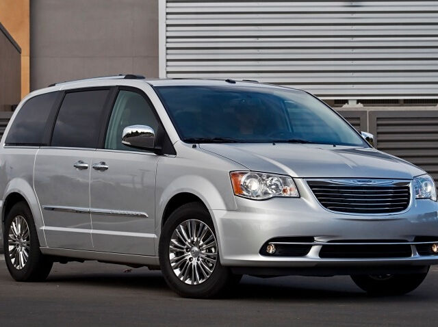 Обзор тест-драйва: Chrysler Town & Country 2016