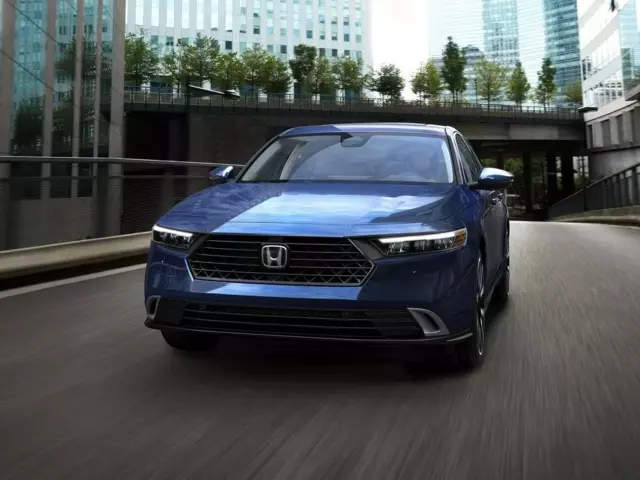 Обзор Honda Accord 2025 с фото и видео