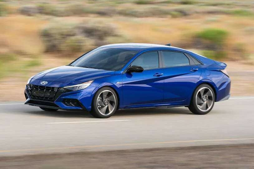 Седан Hyundai Elantra Hybrid 2023 Вибрати новий седан Hyundai Elantra Hybrid 2023 на Automoto.ua