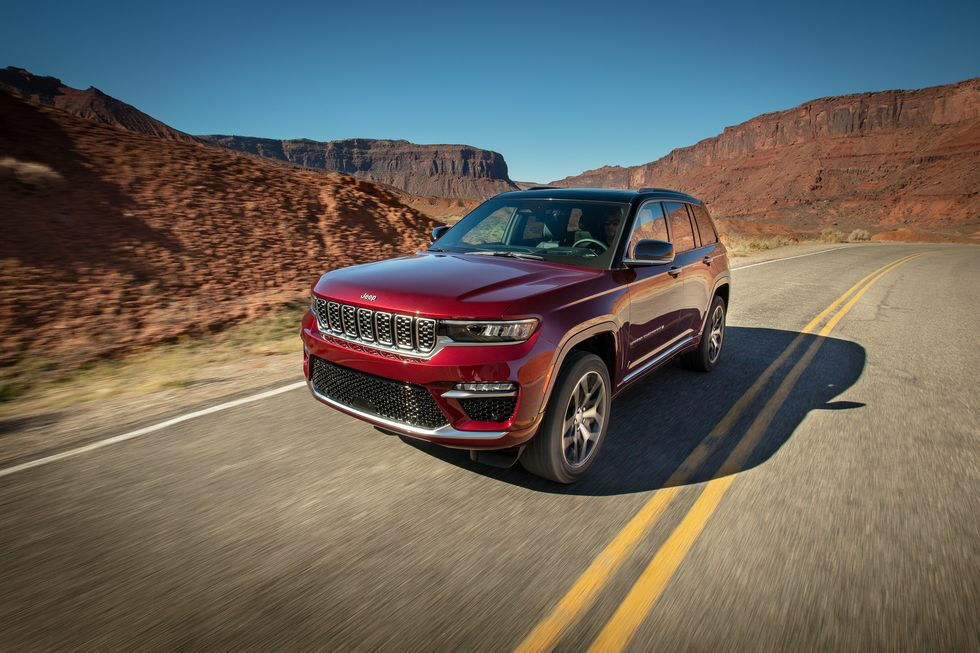 Jeep grand cherokee 2022 интерьер