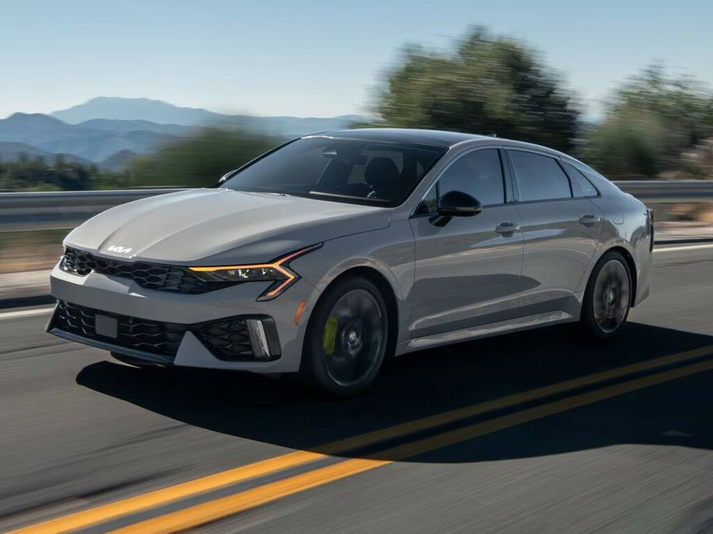 Kia K5 2025 Читати огляд Kia K5 2025 з відео та фотографіями