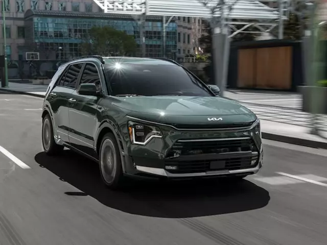 Вибрати новий гібридний кросовер Кіа Ніро 2023 на Automoto.ua