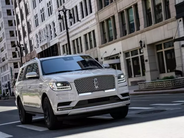 Купить новий автомобіль Лінкольн Навігатор 2021 на автобазарі AutoMoto.ua