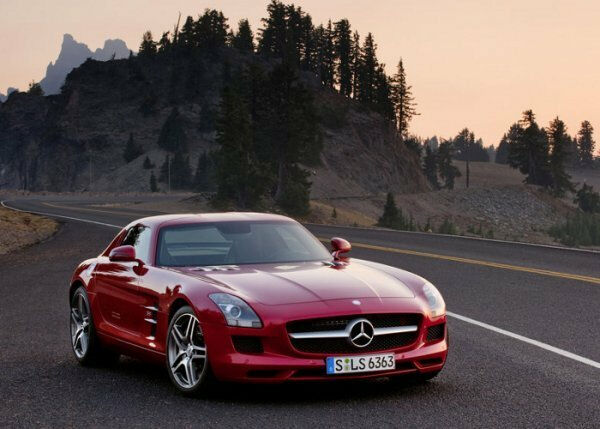 Огляд тест-драйву: Mercedes-Benz SLS-Class 2015