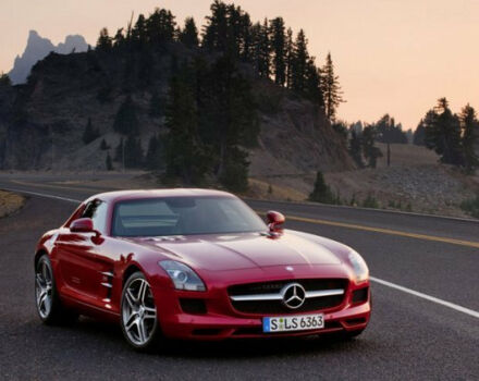 Огляд тест-драйву: Mercedes-Benz SLS-Class 2015