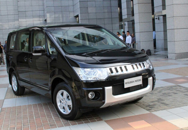 Огляд тест-драйву: Mitsubishi Delica 