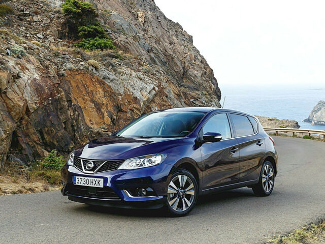 Огляд тест-драйву: Nissan TIIDA