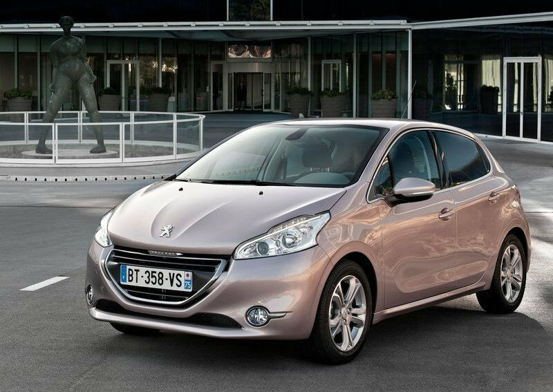 Огляд тест-драйву: Peugeot 208 2016