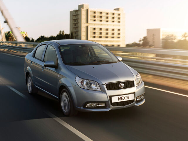 Ravon Nexia R3 2020 року випуску на дорозі
