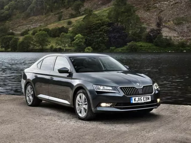 Огляд тест-драйву: Skoda SuperB 2016