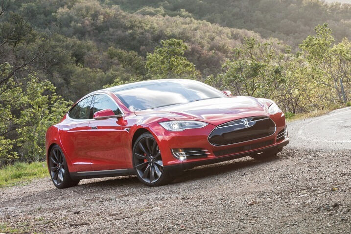 Tesla Model S 2016 Огляд тест-драйву: Tesla Model S 2016