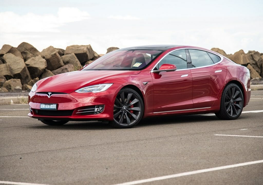 Tesla Model S 2017 Огляд тест-драйву: Tesla Model S 2017