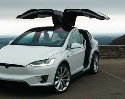 Обзор тест-драйва: Tesla Model X 2016