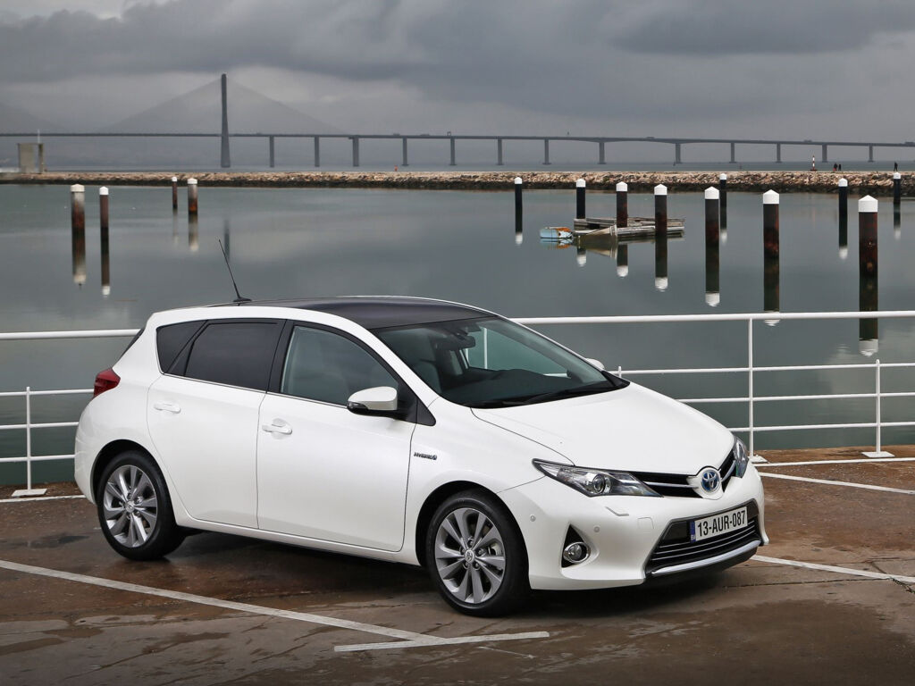 Огляд тест-драйву: Toyota Auris 2015