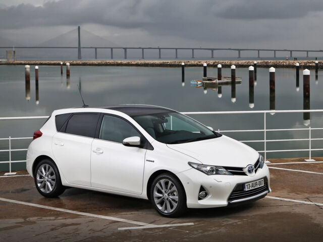 Обзор тест-драйва: Toyota Auris 2015