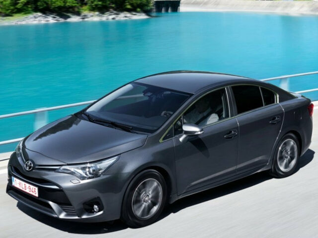 Обзор тест-драйва: Toyota Avensis 2016