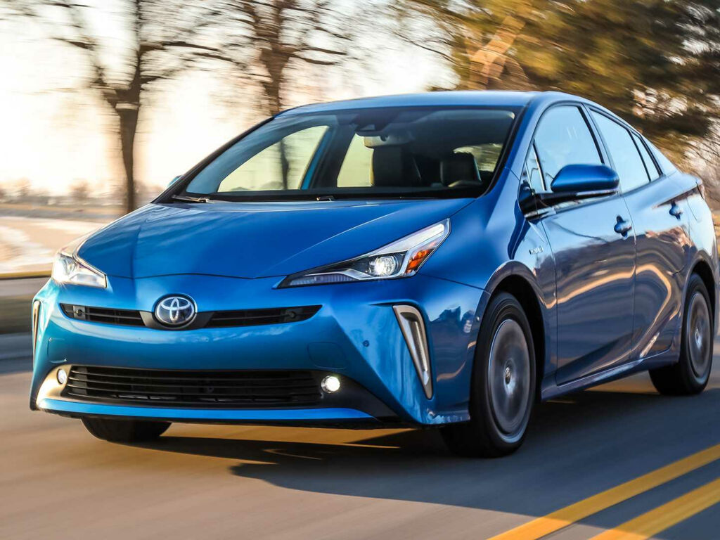Обзор тест-драйва: Toyota Prius 2019