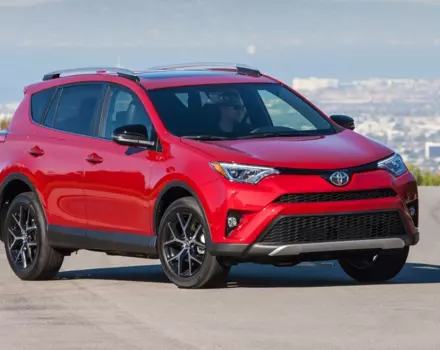 Огляд тест-драйву: Toyota RAV4 2016