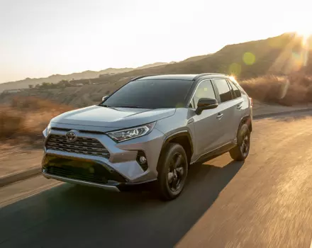 Купити новий автомобіль Тойота РАВ4 2021 на автобазарі AutoMoto.ua