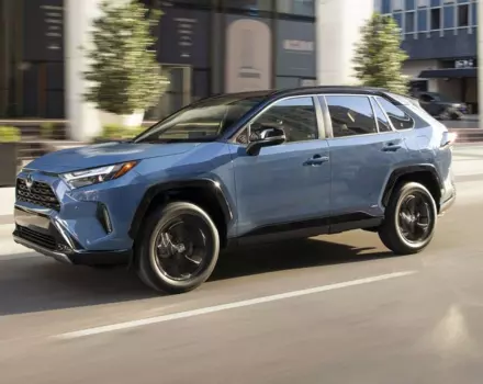Вибрати новий позашляховик Тойота РАВ4 2023 на Automoto.ua