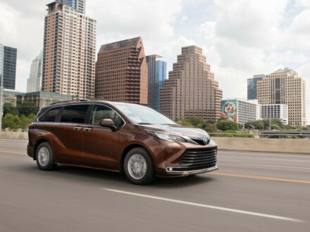 Нова Toyota Sienna 2022 Купити новий автомобіль Тойота Сієнна 2022 на автобазарі AutoMoto.ua