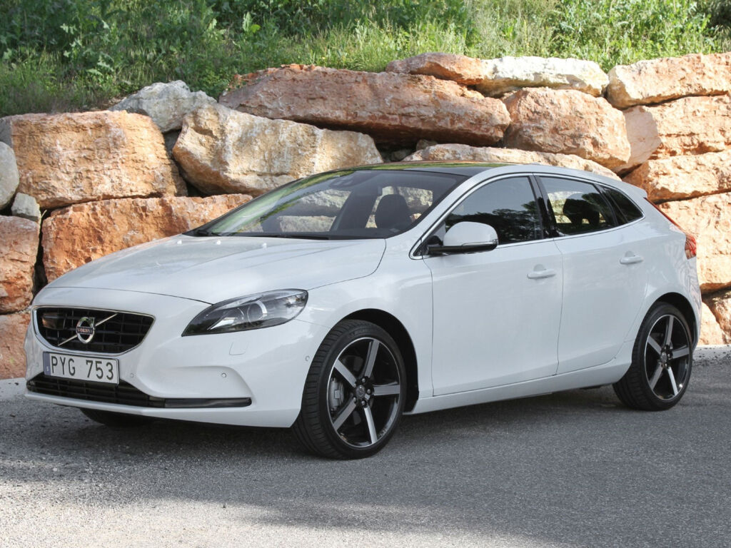 Обзор тест-драйва: Volvo V40 2016