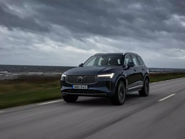 Огляд Volvo XC90 2025 з фотографіями та відео