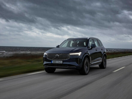 Обзор Volvo XC90 2025 с фотографиями и видео