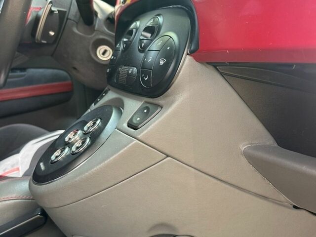 Белый Абарт Fiat 500, объемом двигателя 1.37 л и пробегом 63 тыс. км за 9900 $, фото 18 на Automoto.ua