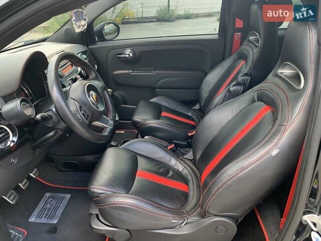 Черный Абарт Fiat 500, объемом двигателя 1.37 л и пробегом 60 тыс. км за 15500 $, фото 15 на Automoto.ua