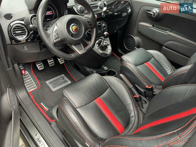 Черный Абарт Fiat 500, объемом двигателя 1.37 л и пробегом 61 тыс. км за 15500 $, фото 18 на Automoto.ua