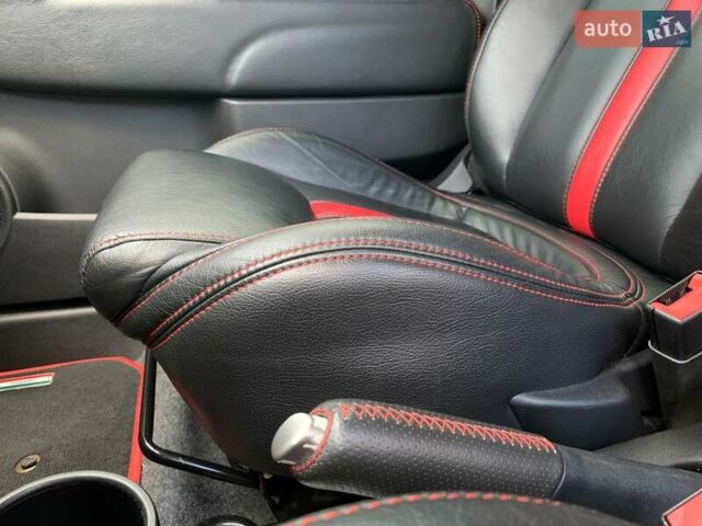 Черный Абарт Fiat 500, объемом двигателя 1.37 л и пробегом 60 тыс. км за 15500 $, фото 14 на Automoto.ua