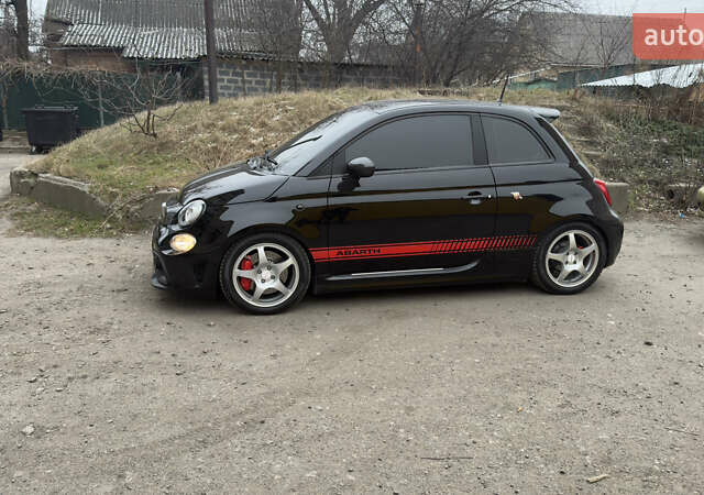 Черный Абарт Fiat 500, объемом двигателя 1.37 л и пробегом 61 тыс. км за 15500 $, фото 12 на Automoto.ua